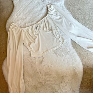 White long sleeve cropped top